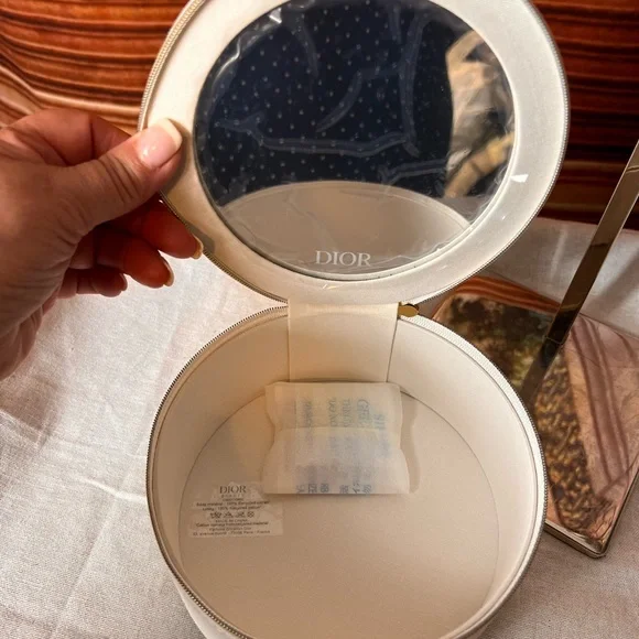 NWOT Dior Original Vanity case, a luxury item from French  Christian Dior - Picture 9 of 11